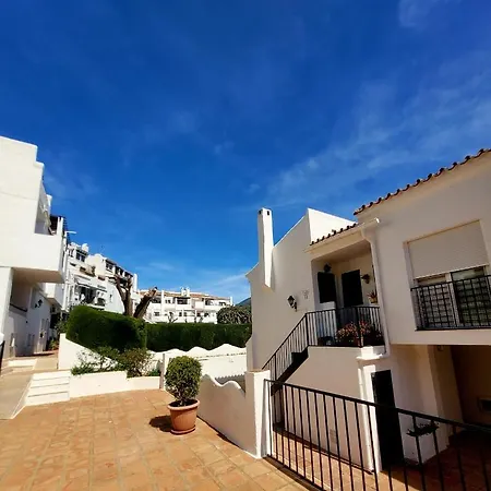 公寓 Village Penthouse Apartment, 2 Bedrooms, Stunning Views, Swimming Pool !!