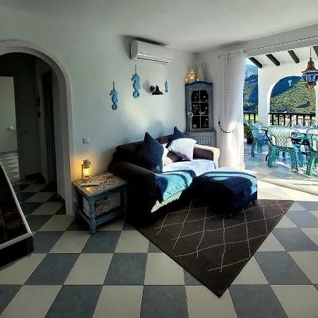 Village Penthouse Apartment, 2 Bedrooms, Stunning Views, Swimming Pool !! 公寓 *