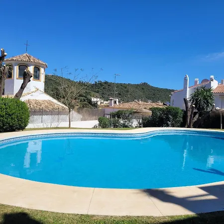 Village Penthouse Apartment, 2 Bedrooms, Stunning Views, Swimming Pool !! 公寓 *