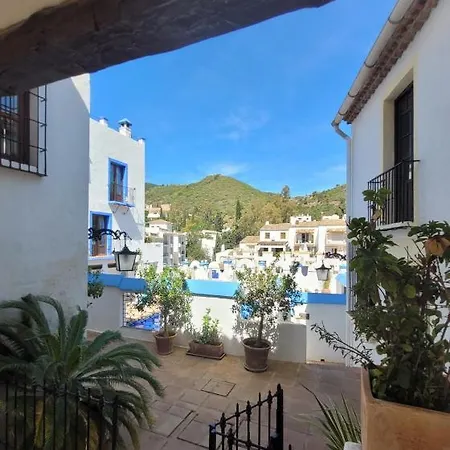 Village Penthouse Apartment, 2 Bedrooms, Stunning Views, Swimming Pool !! 贝纳阿维斯