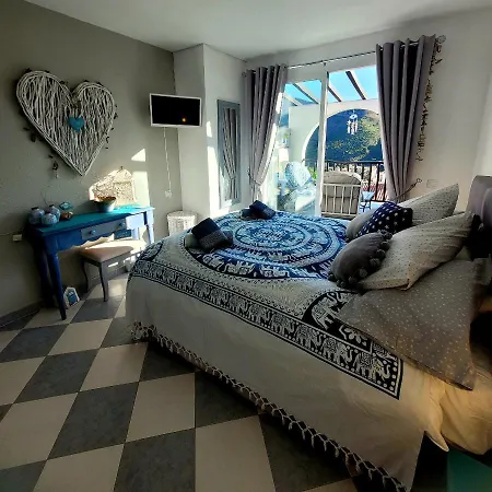 Village Penthouse Apartment, 2 Bedrooms, Stunning Views, Swimming Pool !! 公寓 *