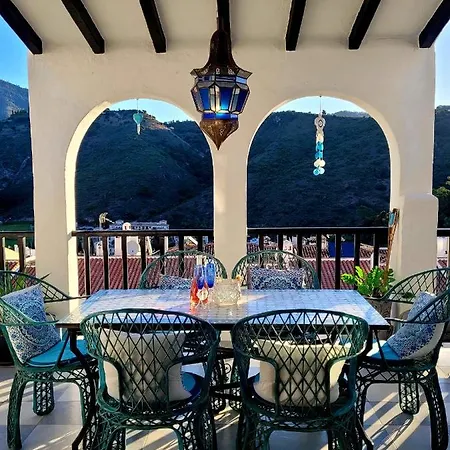 Village Penthouse Apartment, 2 Bedrooms, Stunning Views, Swimming Pool !! Benahavis